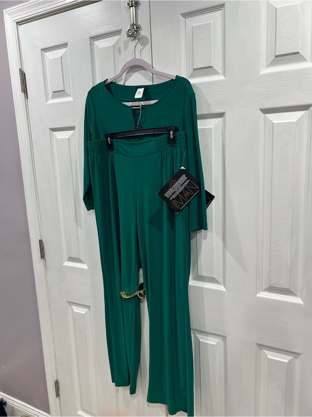 IMAN Emerald Green pants suit. Beautiful flowy shirt and pants